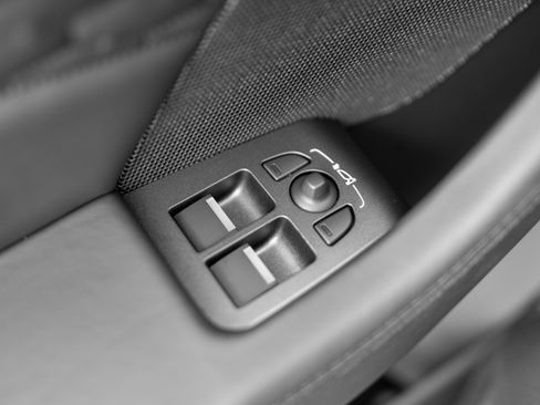 Used 2024 Jaguar F-TYPE R-Dynamic RWD image 15