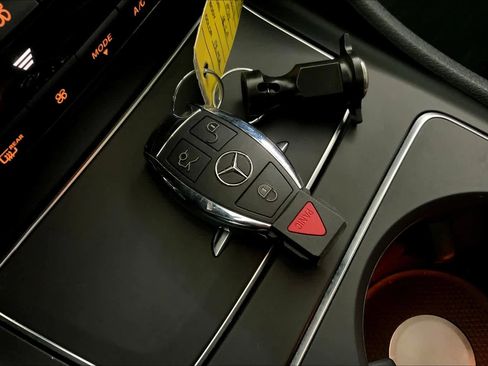 Used 2019 Mercedes-Benz CLA 250 4MATIC image 14