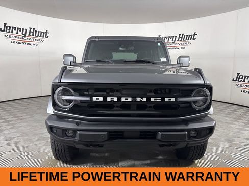 Used 2022 Ford Bronco Outer Banks image 3