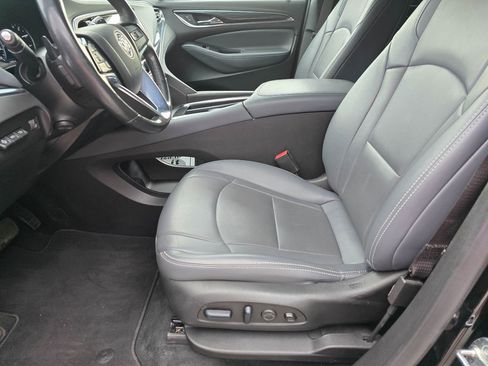 Used 2024 Buick Enclave Premium AWD/4WD image 10