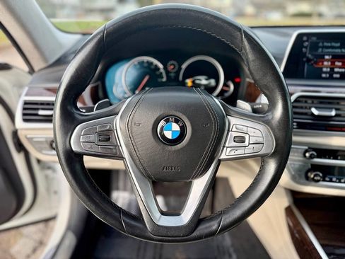Used 2016 BMW 750i xDrive image 25
