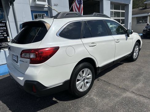 Used 2019 Subaru Outback 2.5i Premium AWD/4WD image 7