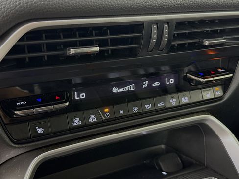 Used 2024 MAZDA CX-90 3.3 Turbo w/ Premium Package image 19