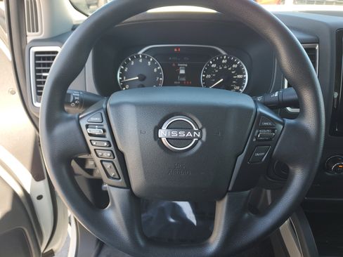 Used 2024 Nissan Frontier SV image 18