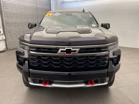 Used 2024 Chevrolet Silverado 1500 ZR2 w/ Technology Package AWD/4WD image 10