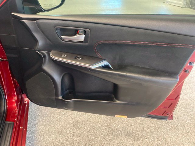 Used 2016 Toyota Camry XSE FWD image 13