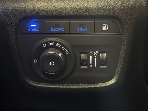 Used 2023 Jeep Grand Cherokee Overland AWD/4WD image 14
