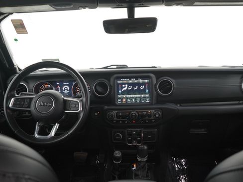 Used 2020 Jeep Wrangler Unlimited Sahara AWD/4WD image 14