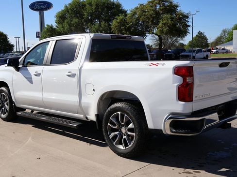 Used 2024 Chevrolet Silverado 1500 LT image 11