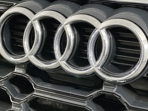 Used 2023 Audi Q5 2.0T Premium w/ Convenience Package AWD/4WD image 15