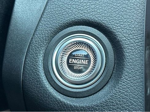 Used 2019 Mercedes-Benz C 300 Sedan image 33