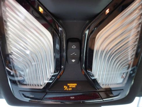 Used 2022 BMW 330i xDrive Sedan w/ Driving Assistance Package image 28