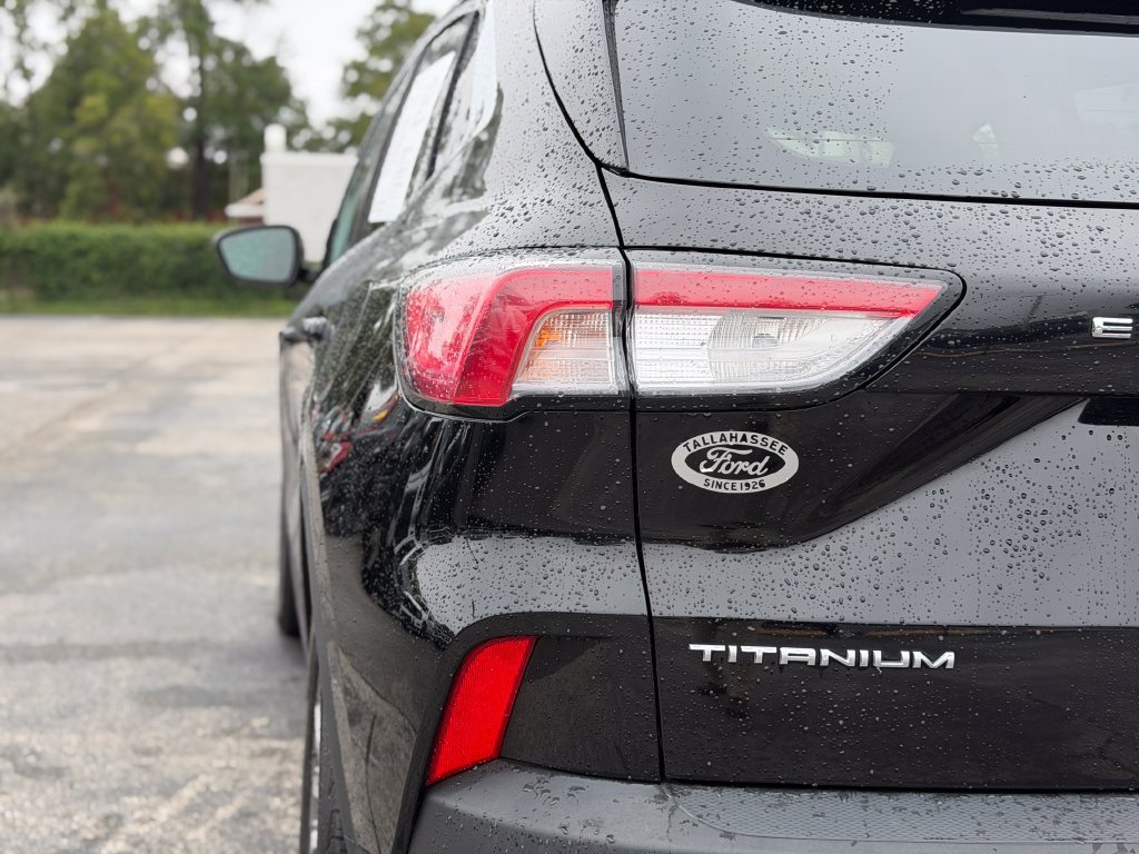Used 2022 Ford Escape Titanium AWD/4WD image 12