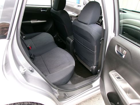 Used 2010 Subaru Impreza Outback Sport image 10