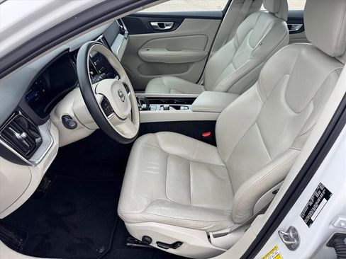 Used 2024 Volvo S60 B5 Plus image 9