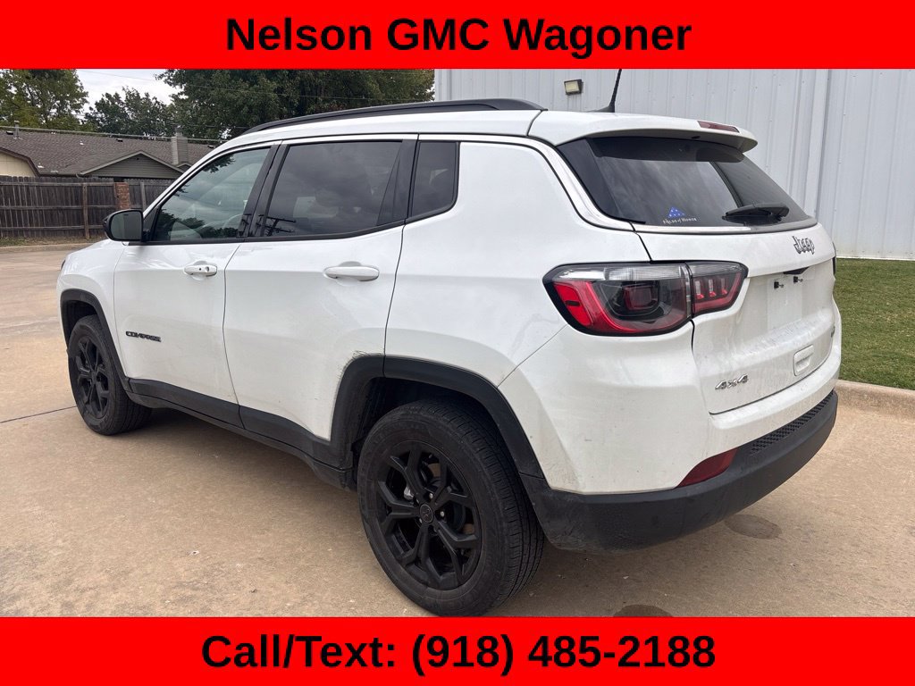 Used 2025 Jeep Compass Latitude AWD/4WD image 7