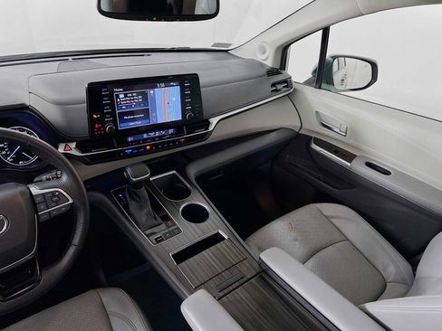 Used 2022 Toyota Sienna Limited AWD/4WD image 24