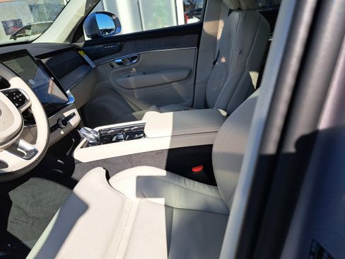 New 2026 Volvo XC90 T8 Ultra w/ Protection Package Premier image 6