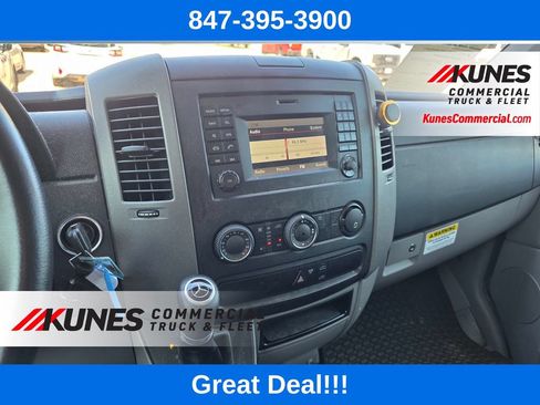 Used 2017 Mercedes-Benz Sprinter 2500 image 25