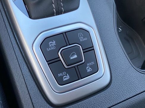 New 2026 Nissan Frontier SV w/ All-Weather Content Package AWD/4WD image 19