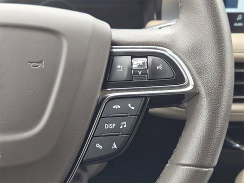 Used 2023 Lincoln Nautilus FWD w/ Premium Package image 28