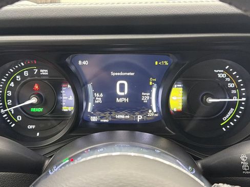 Used 2025 Jeep Wrangler Unlimited Sahara AWD/4WD image 29