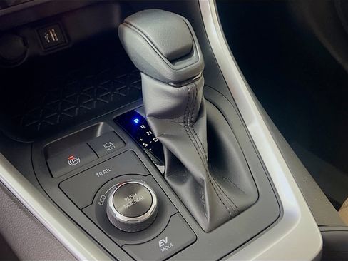 Used 2025 Toyota RAV4 LE image 24