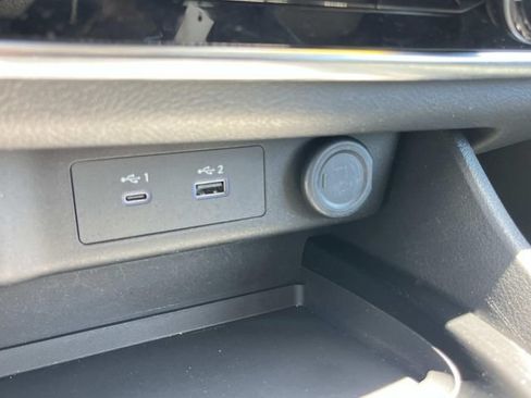 Used 2023 Nissan Rogue S AWD/4WD image 32