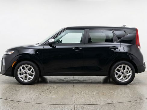 Used 2025 Kia Soul LX w/ LX Technology Package FWD image 5