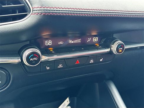 Used 2023 MAZDA MAZDA3 s image 15