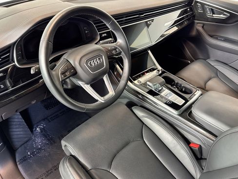 Used 2025 Audi Q8 Prestige image 9