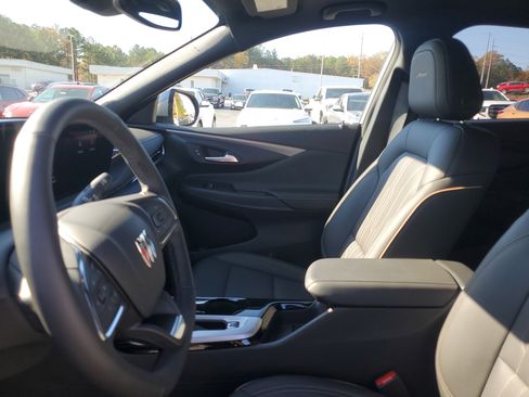 New 2025 Buick Envista Avenir image 16