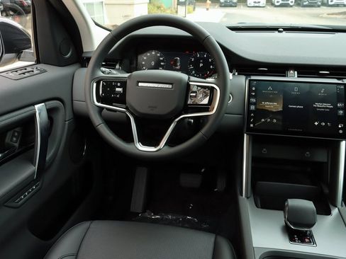 Used 2025 Land Rover Discovery Sport S image 16