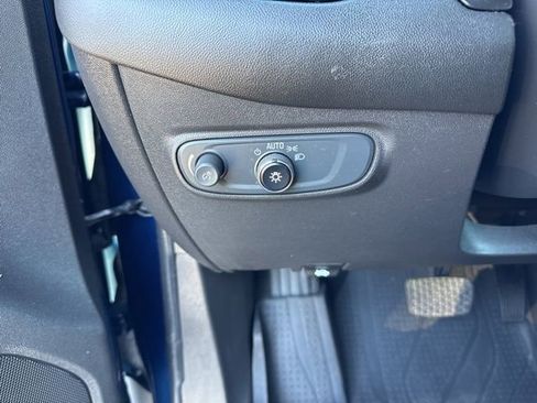 Used 2022 Chevrolet Equinox RS w/ Infotainment Package AWD/4WD image 19