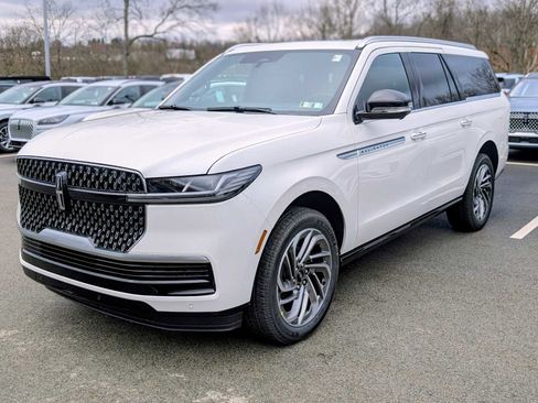 New 2026 Lincoln Navigator L Reserve AWD/4WD image 1