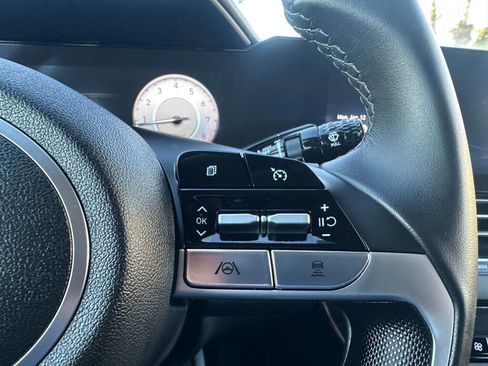 Used 2023 Hyundai Elantra SEL w/ Convenience Package image 14