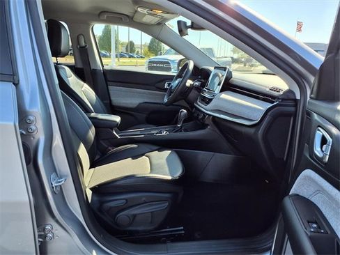 Used 2022 Jeep Compass Latitude image 21