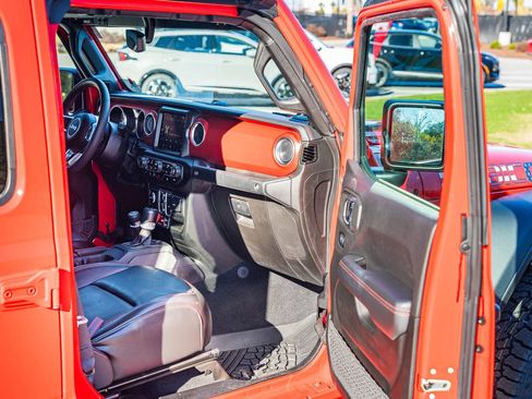 Used 2023 Jeep Gladiator Rubicon w/ LED Lighting Group image 13