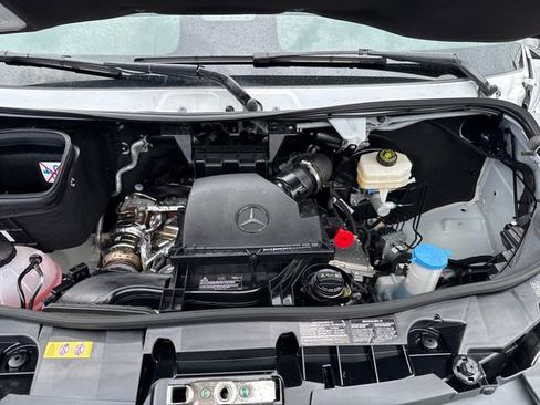 Used 2025 Mercedes-Benz Sprinter 2500 image 21
