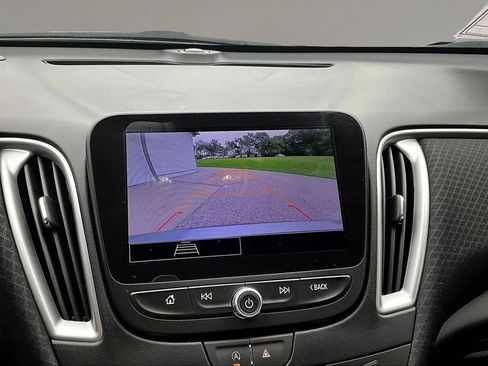 Used 2025 Chevrolet Malibu LT FWD image 14