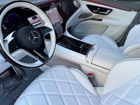 New 2025 Mercedes-Benz Maybach EQS 680 4MATIC image 18