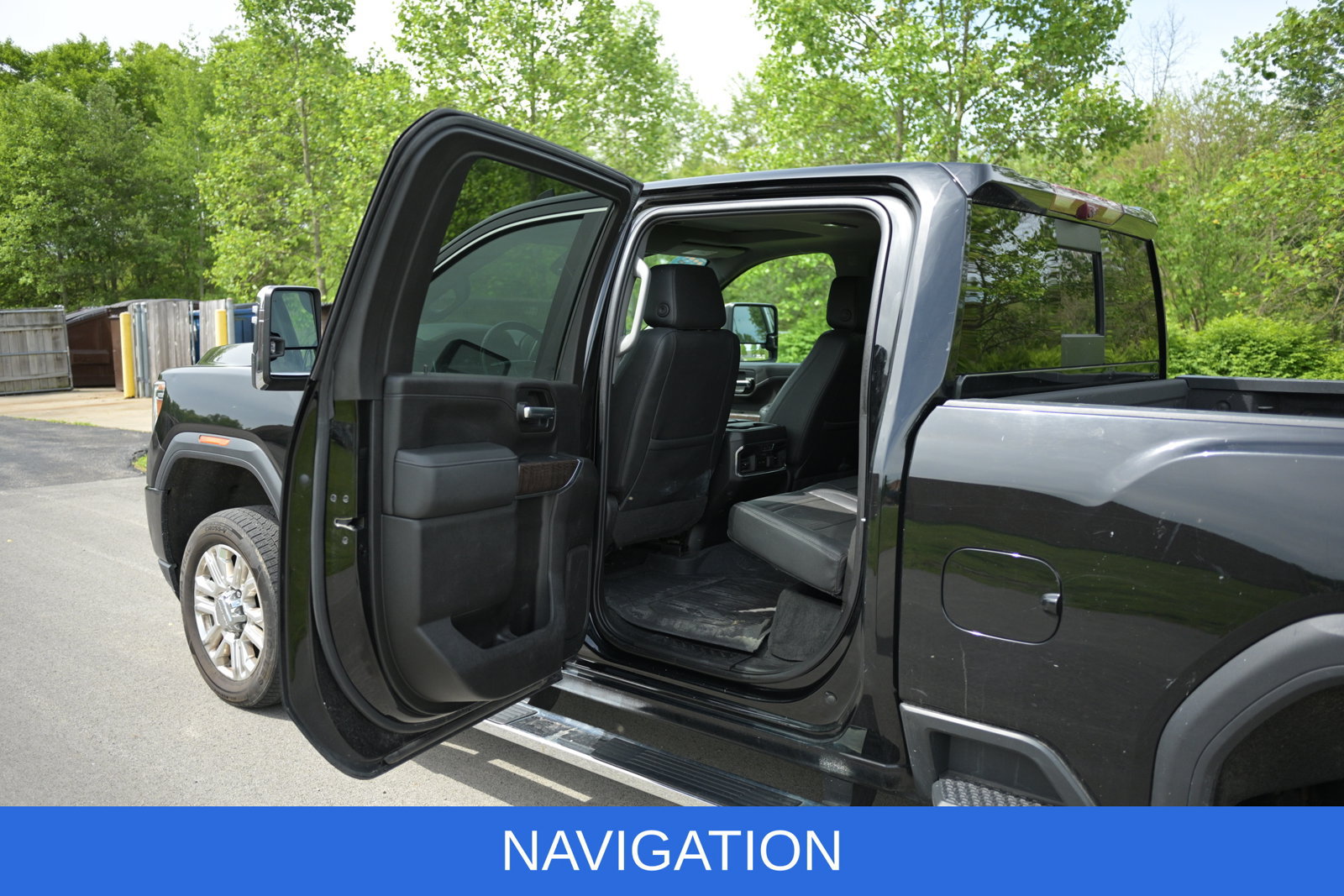 Used 2023 GMC Sierra 2500 Denali w/ Denali Ultimate Package AWD/4WD image 13
