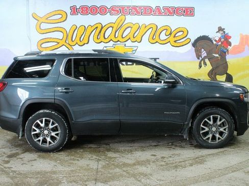 Used 2020 GMC Acadia SLE w/ GMC Pro Grade Package image 1