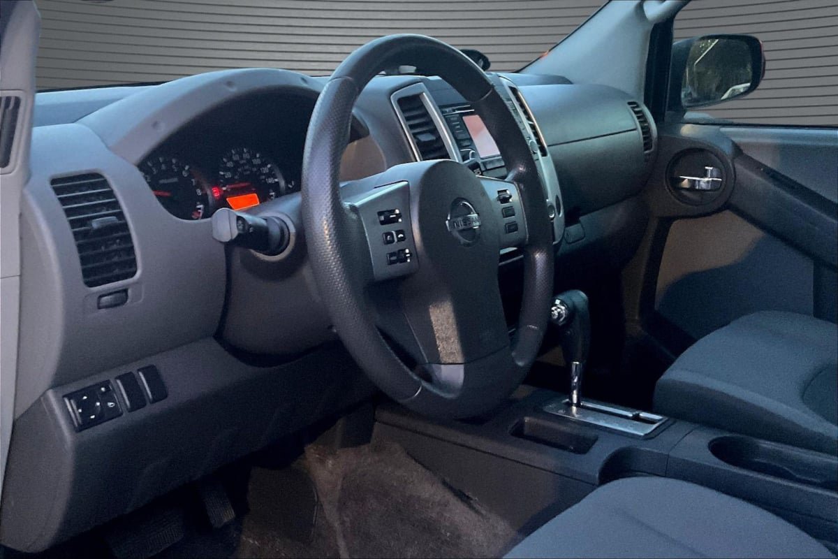 Used 2015 Nissan Xterra S RWD image 16