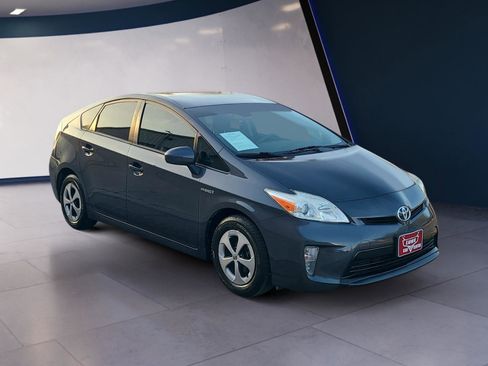 Used 2015 Toyota Prius Three image 7