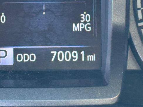 Used 2021 Toyota Tacoma TRD Off-Road w/ Technology Package AWD/4WD image 28