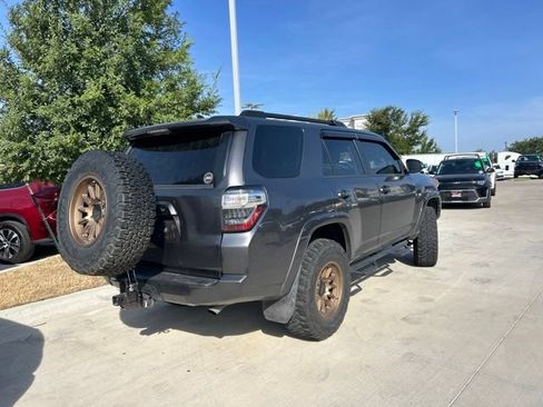 Used 2017 Toyota 4Runner SR5 Premium AWD/4WD image 3