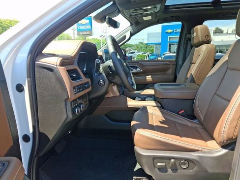 Certified 2023 Chevrolet Suburban High Country AWD/4WD image 15