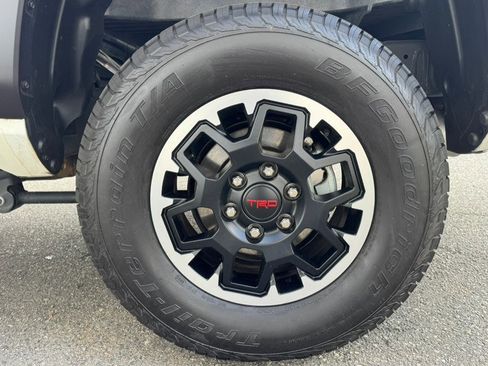 Used 2025 Toyota Tacoma TRD Off-Road AWD/4WD image 33