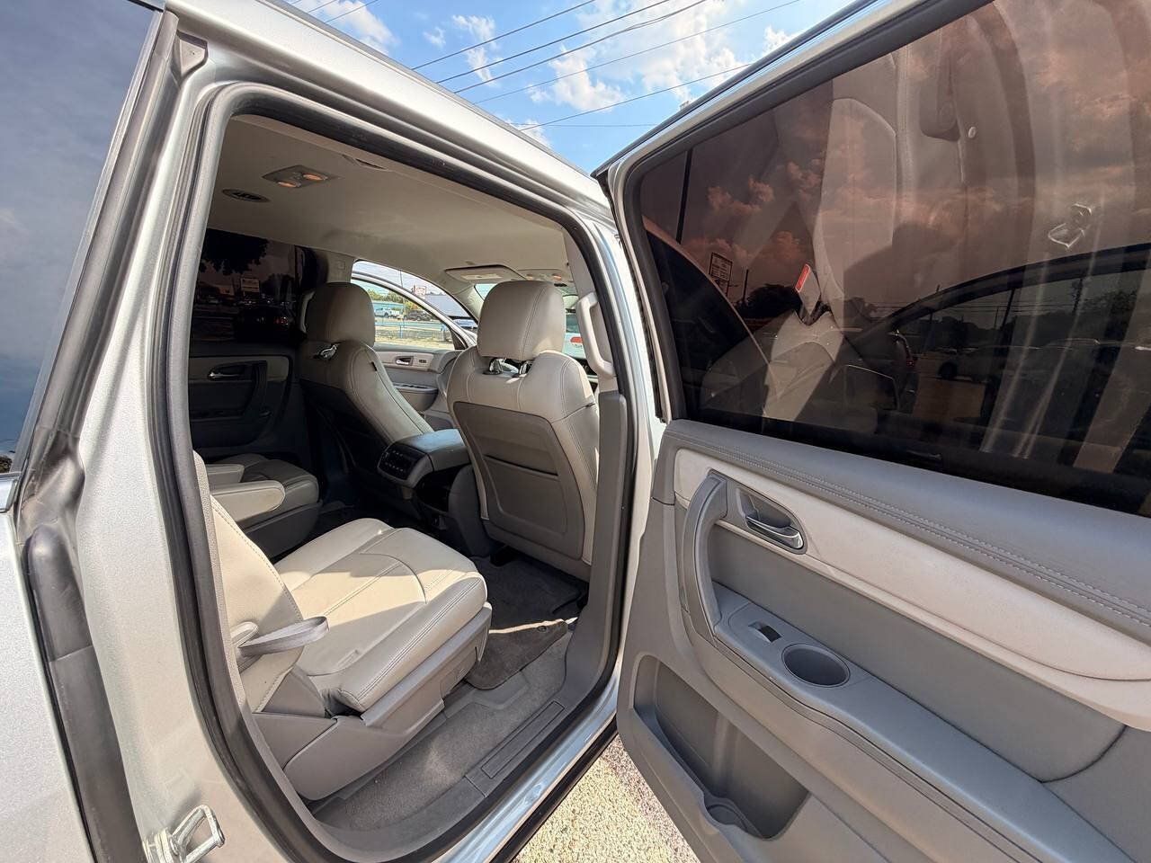 Used 2017 Chevrolet Traverse LT FWD image 14
